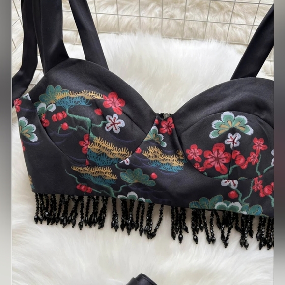 Matching Set Brallet and Shorts - Picture 5 of 10